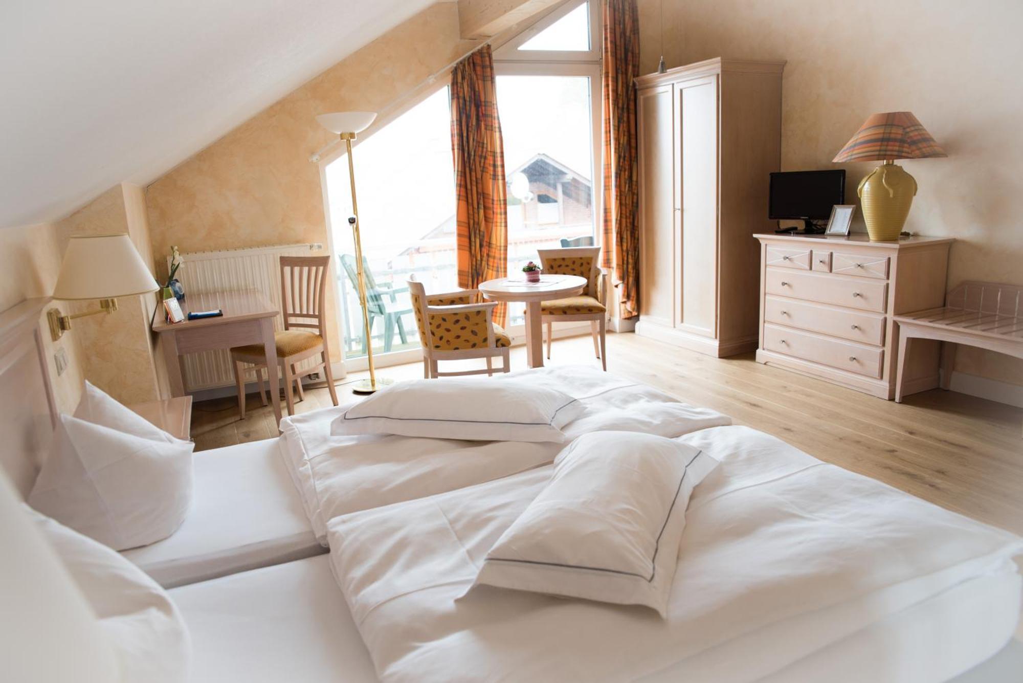 Hotel Tannenhof Bad Wunnenberg Bagian luar foto